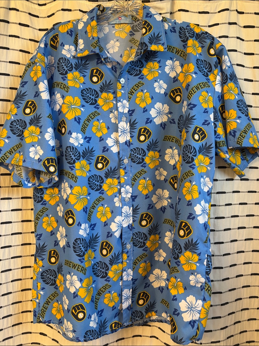 Milwaukee Brewers Blue Hawaiian Button-Up Shirt Large